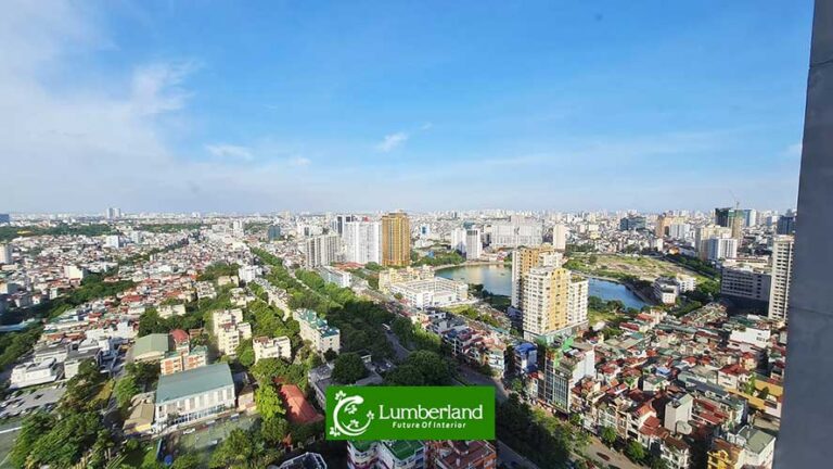 Ban công nơi thưởng thức vẻ đẹp của Hà Nội khi về đêm