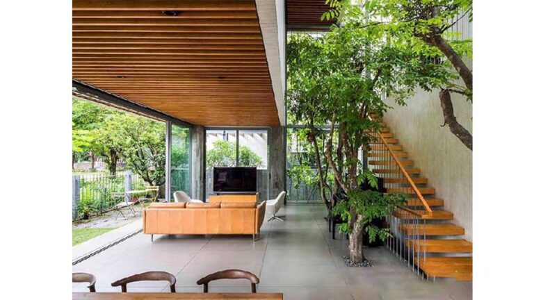 Ánh sáng mang lại không gian mở cho ngôi nhà